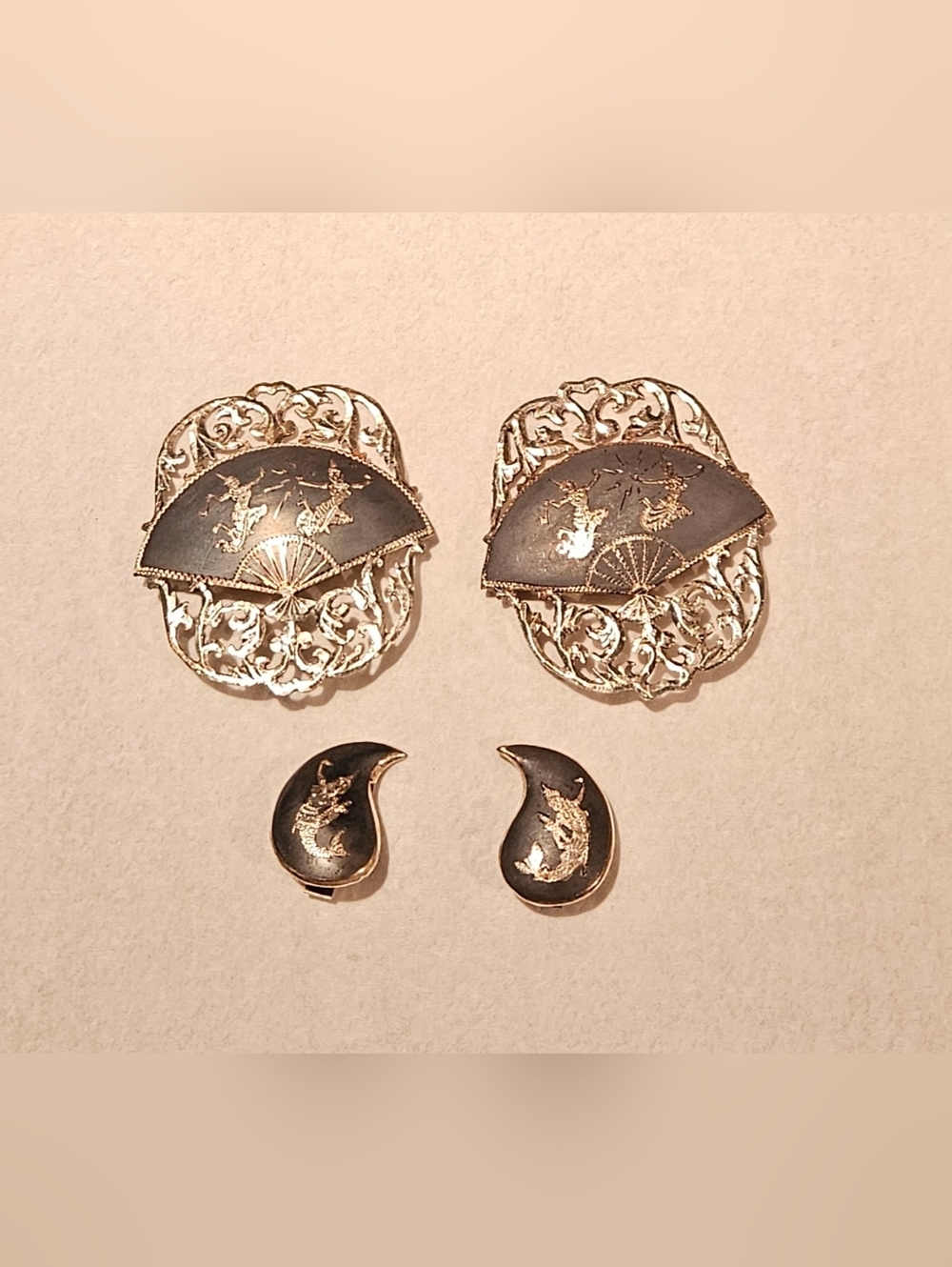 Siam Silver From The '40s, Black Fan Motif Clip-On Earrings - Women Vintage